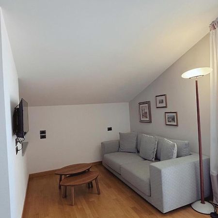 Casa Ceruti Bed & Breakfast Villa Guardia Exterior photo